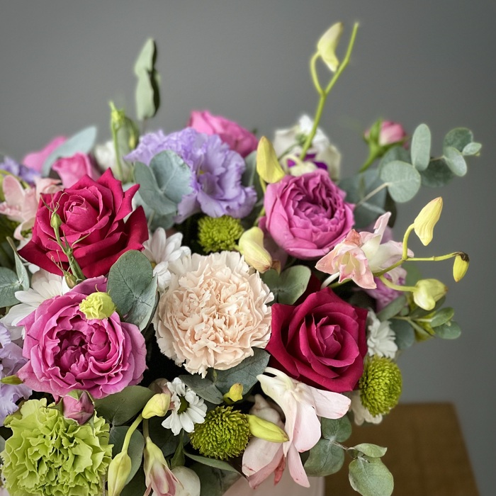 Цветы в коробке Первый поцелуй