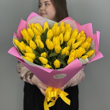 Букет из 71 желтых тюльпанов