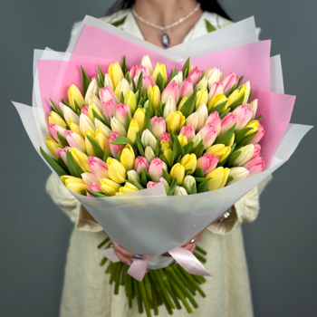 Букет из 101 тюльпанов нежный микс