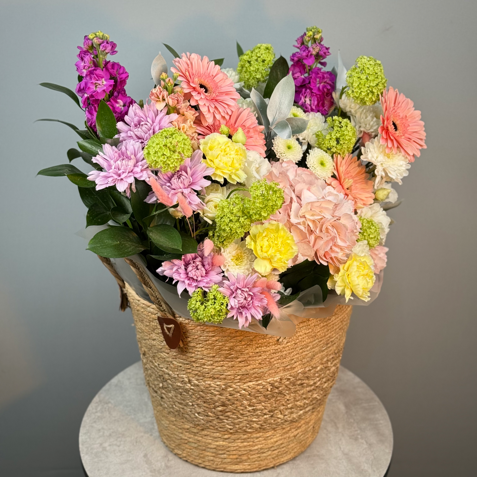Цветы в корзине Дофамин