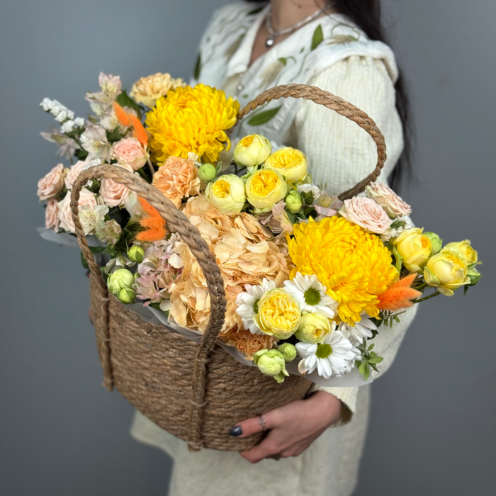Цветы в корзине Радость жизни