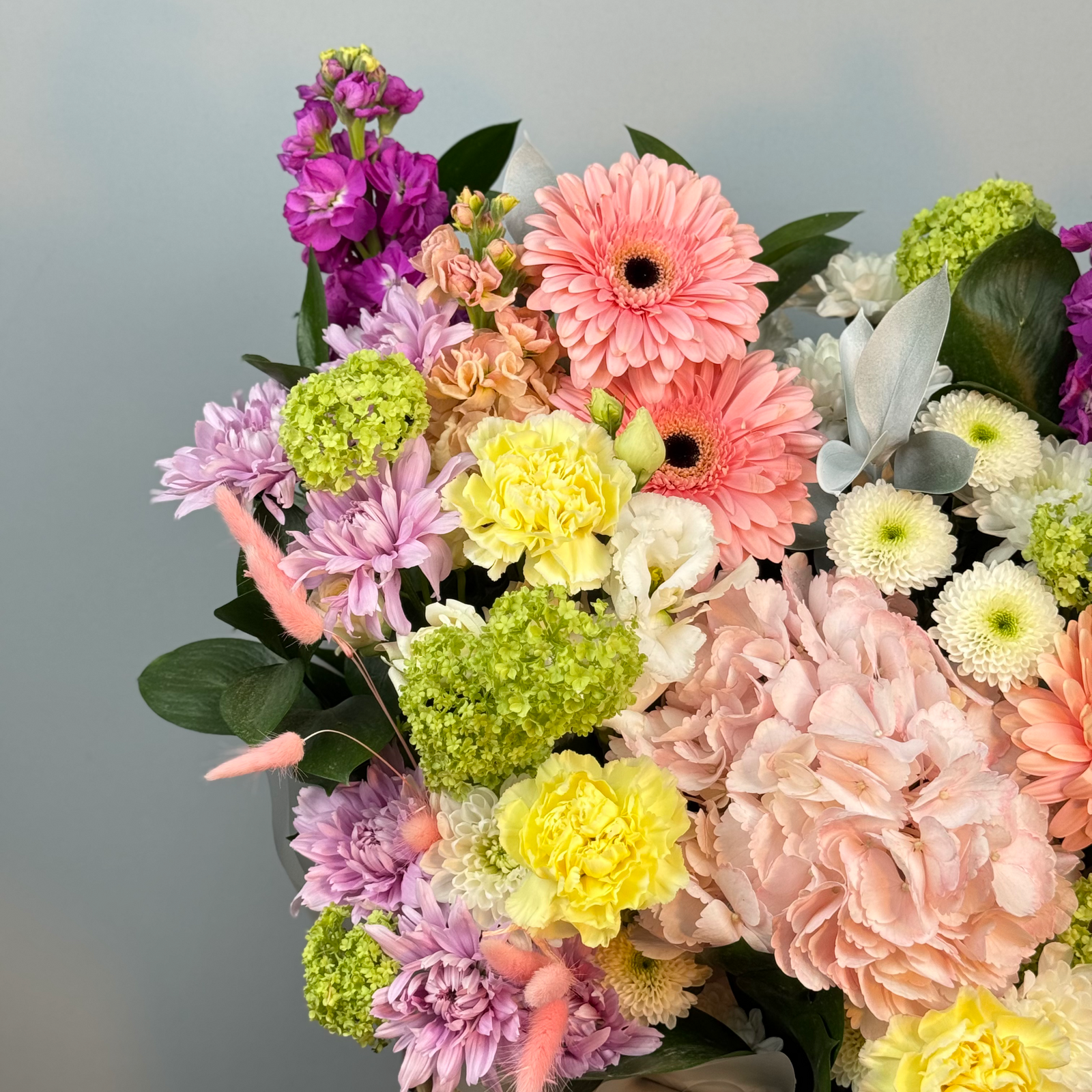 Цветы в корзине Дофамин