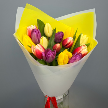 Букет из 15 тюльпанов микс