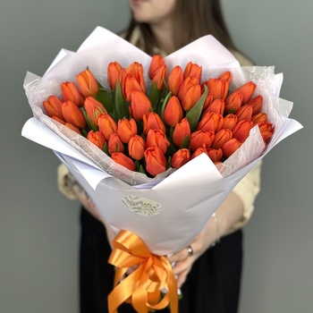 Букет из 101 оранжевых тюльпанов