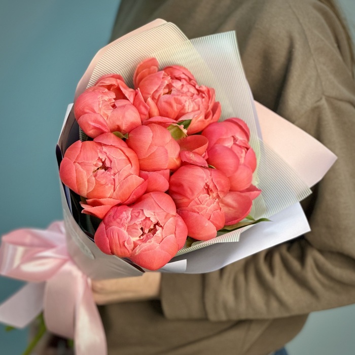 Букет из 1 коралловых пионов