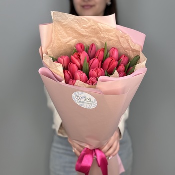 Букет из 21 красных тюльпанов