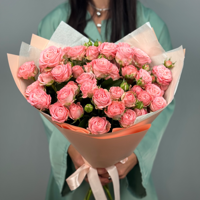 Букет из 1 кустовых пионовидных розовых роз