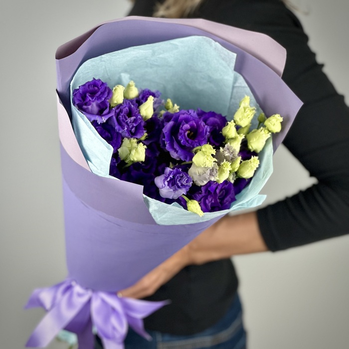 Букет из 5 фиолетовых лизиантусов
