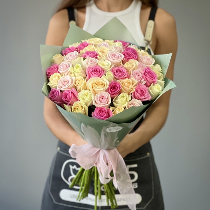 Букет из 71 нежной розы 50 см