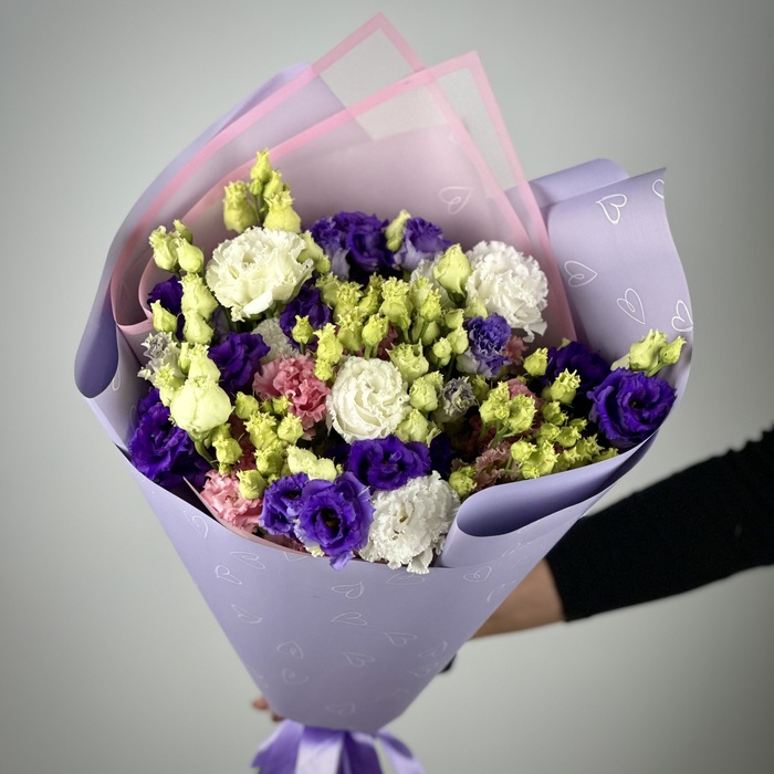 Букет из 15 лизиантусов микс