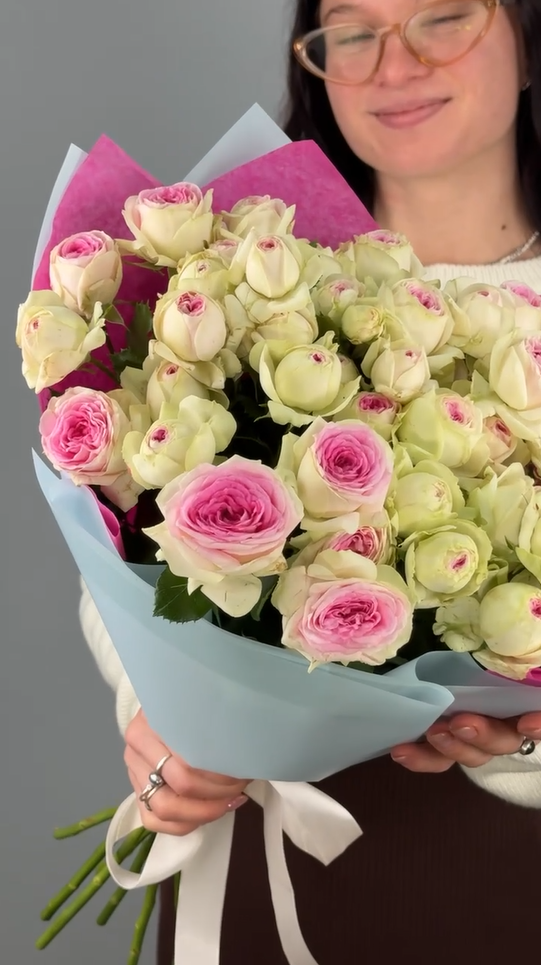 Букет из 9 кустовых пионовидных роз Джелатто