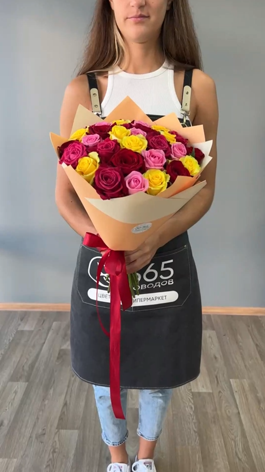 Букет из 31 яркой розы 50 см Букет из 31 яркой розы 50 см