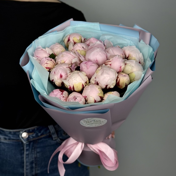 Букет из 21 пионов Сара