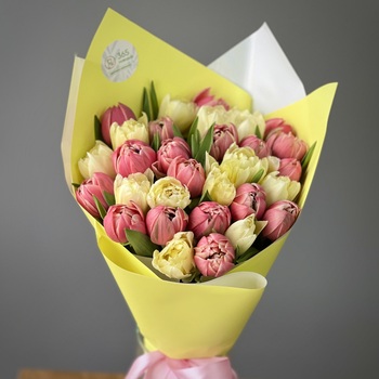 Букет из 31 пионовидных тюльпанов микс