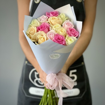 Букет из 15 нежной розы 50 см