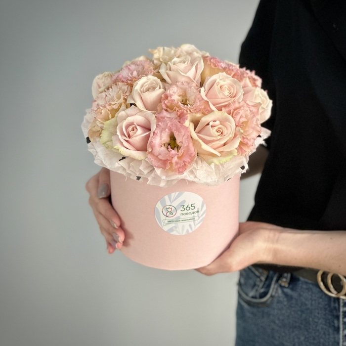 Цветы в коробке Зефир